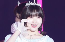 本田紗来（17）、美脚のぞくショーパン姿でフレッシュな魅力炸裂！「お肌白いいい」「ピチピチや」「いつか本田三姉妹でランウェイを歩いてほしい」ファン注目