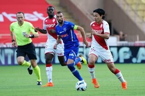 南野拓実が初アシスト！ 軽い助走からの「右足キック」でチリ代表とのホットライン開通！ 退場者が出た影響で45分のみで途中交代