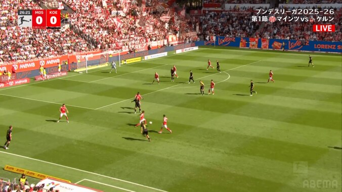 「誘って回収！」佐野海舟の“超絶インターセプト”にファン大興奮！「反射神経やばい」「一級品だな」ブンデス開幕戦で圧巻守備 5枚目