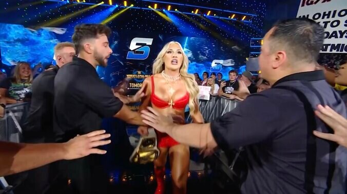 挑発された“現王者”ティファニー・ストラットンもご立腹