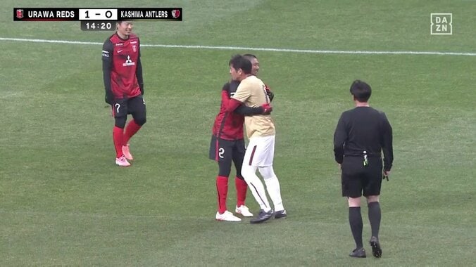 中田浩二と坪井慶介のバチバチマッチアップ