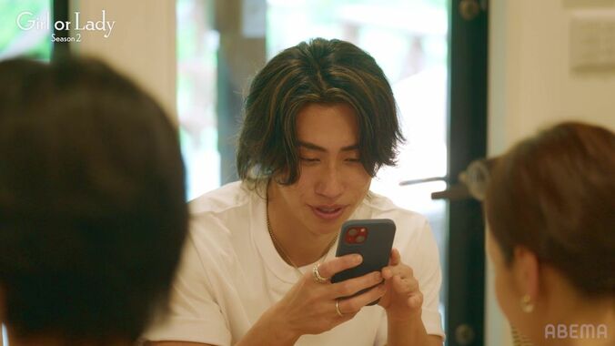 【写真・画像】24歳モデル美女、超ミニスカ姿で