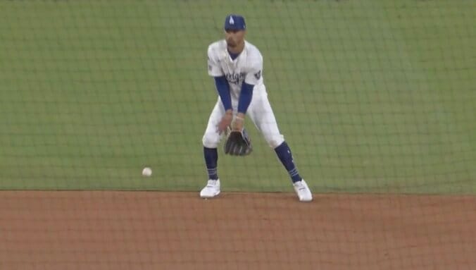 【写真・画像】一体、何が起きた？ 挑発されたド軍パヘス、怒りの“ブチギレ打法”「バチバチすぎる」被弾した相手外野手が“怒り爆発”リアクション「荒れてるな」　1枚目