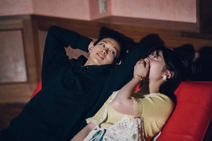 ゆな＆レオ、久しぶりに再会！プラネタリウムデートで縮まる距離『彼オオカミ』