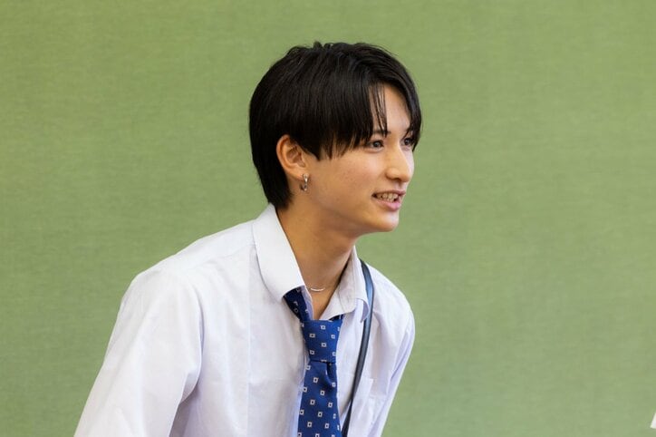 イケメン高校生の登場に美人JKたちのテンション爆上がり！　4人からモテモテの展開「めっちゃかっこいい…」『今日好き』夏休み編2023編スタート