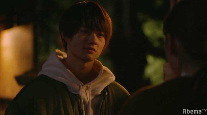 航太（佐野勇斗）が芽衣（飯豊まりえ）をバックハグ！感動の胸キュン展開から一転、明らかになった残酷な運命「僕だけが17歳の世界で」第6話