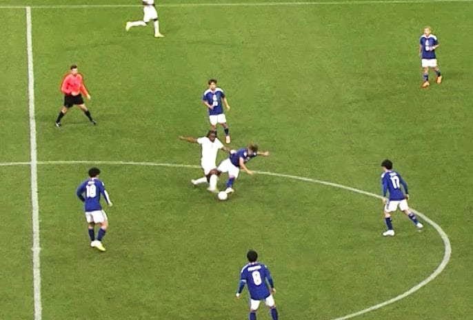 【写真・画像】驚愕!久保建英の“急加速ドリブル”が「クイックネスすご」「ファウルでしか止められない」超絶タッチにガーナDFは大慌て 1枚目