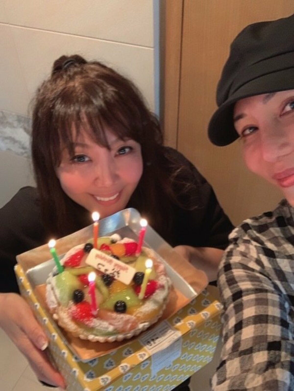 小川菜摘 Kaba ちゃんから誕生日祝い 久しぶりの弾丸トーク 笑 話題 Abema Times