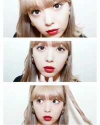 「可愛くて呼吸困難」「世界一かわいい」藤田ニコル、真っ赤なリップのセルフショットにファン悶絶