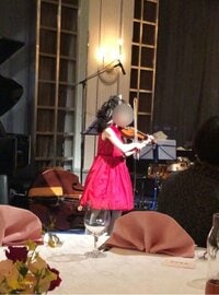 神田うの『パーティーでのバイオリン演奏』