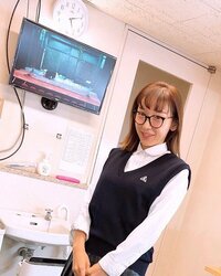 加護亜依、“制服姿”披露し話題に「可愛すぎる」「何歳？笑」「違和感ない」