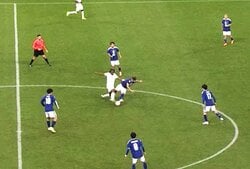 「ワールドクラスだ」「異次元」佐野海舟の“鉄壁すぎる守備”にファン騒然！「全部ボール奪取するやん」ガーナFWを封殺した瞬間