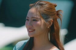 「あーんしてもらっていい？」肩出し＆美脚際立つショーパン姿の22歳ギャル系美女、初対面の爽やかイケメンと急接近