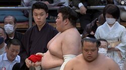 「あ、どうぞ」「あ、どうもどうも」流血力士に呼出しが咄嗟の気遣い さり気ない一コマにファンほっこり