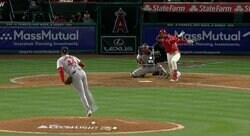 どうせ打たねえだろ… エ軍のやる気ない“不良債権男”がやらかした！ 内野ゴロが“まさかの奇跡”を起こしてファン騒然 「当たったw」「1年位ちゃんとやって欲しい」