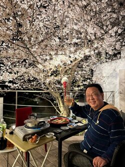 梅沢富美男、自宅での「俺花見」の様子を公開「今年も綺麗に咲いてくれました」