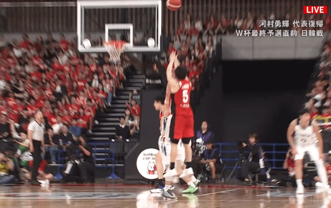 「誰にも止められない」河村勇輝の“神業ステップバックスリー”に原修太が唸る「NBA選手のプライドが見えた」 3枚目