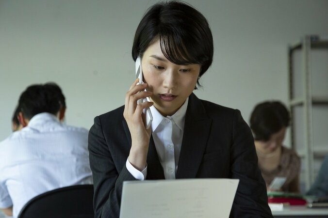 草なぎ剛＆MEGUMI＆中村倫也がきょうだいに　映画『台風家族』より場面写真到着 15枚目