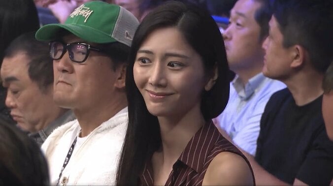 「美人さんがいると思ったら」「あれ、映ってる」突如、日本を代表するグラドルが降臨 カメラが捉えた驚きの瞬間にファンざわつき 2枚目