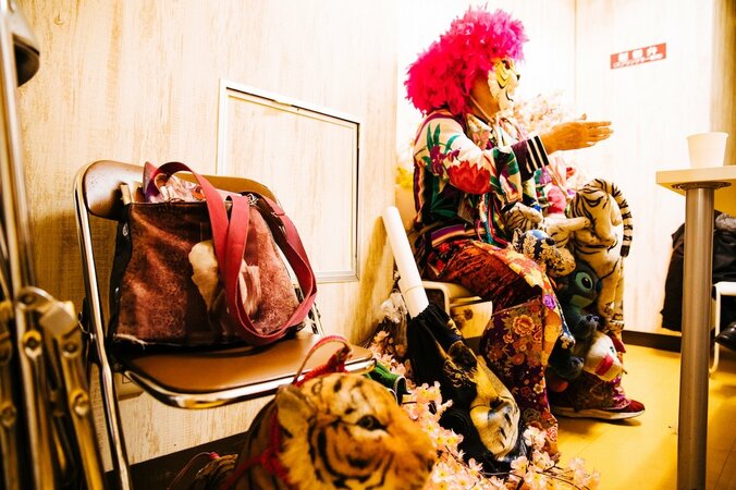 トラになって45年！キミは新宿の名物新聞配達人“新宿タイガー”を知っているか！？Love＆Peaceな直撃インタビュー 3枚目