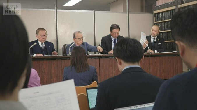 弁護団と支援団体の記者会見（11月12日）