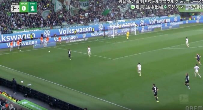 場内騒然！日本代表初招集の塩貝健人が「エグすぎる」信じられない“爆速ダッシュ”→パワードリブルで相手DF陣を強引突破「ギラギラ感いい」「とんでもない逸材」 4枚目