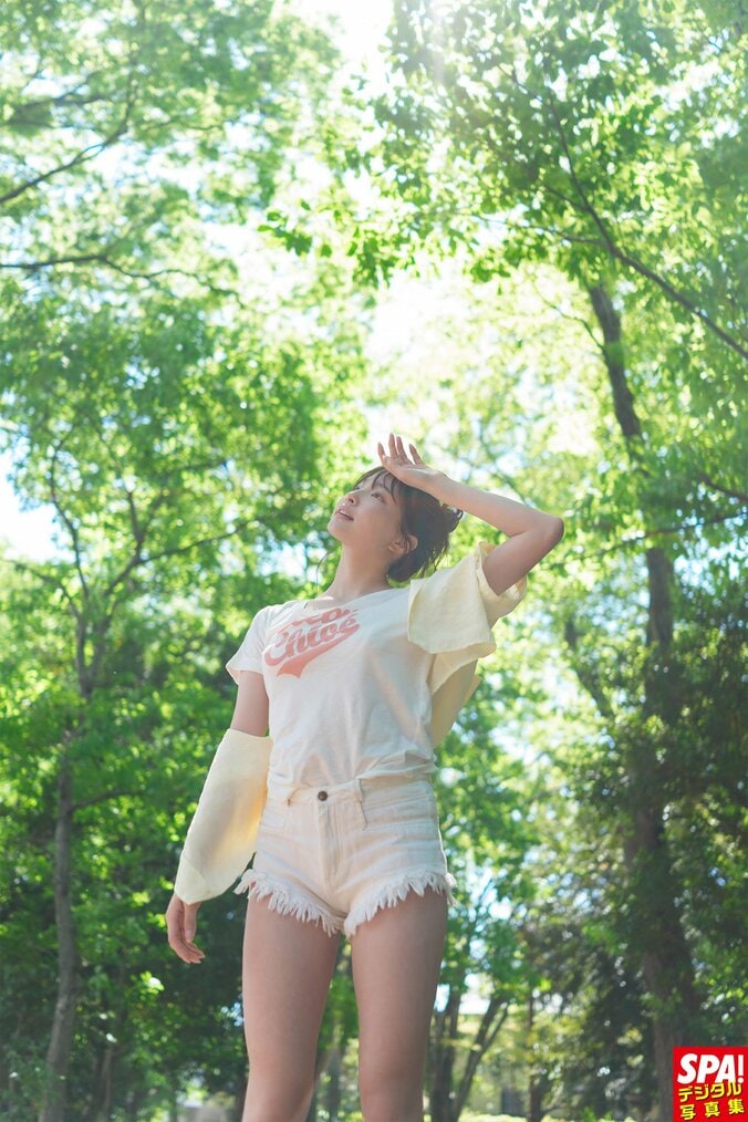 【写真・画像】Task have Fun・里仲菜月の“魅惑の腰えくぼ” SPA！デジタル写真集から誌面カット公開　1枚目