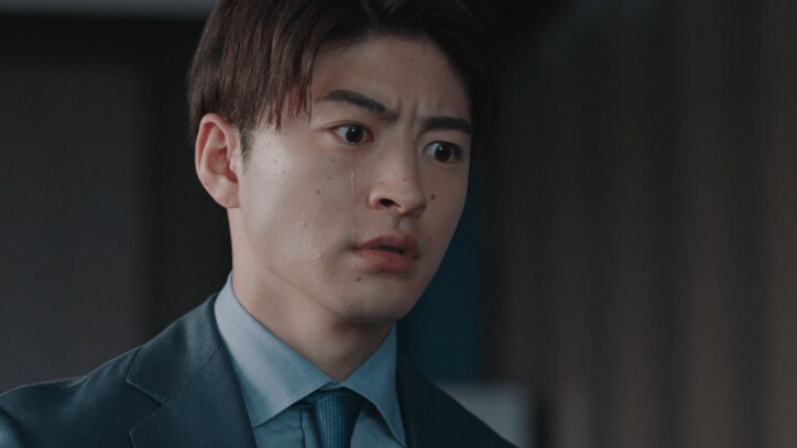 佐野玲於、涙のブチギレ！野村周平は激怒のパスタ顔面ストライク！名物キャラの登場にファンも「やり方えぐい」「まじでムカつく」『会社は学校じゃねぇんだよ 新世代逆襲編』