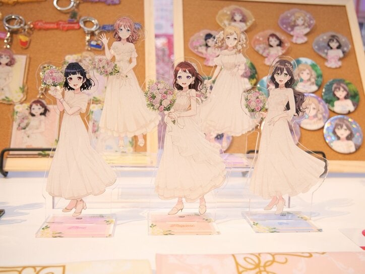 【写真・画像】「Poppin'Party」の描き下ろしイラストを使用したグッズが販売中！「BanG Dream! STORE」店舗レポート　5枚目