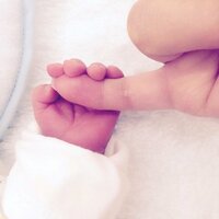 平愛梨、愛息を抱っこした姿を公開　母としての意気込みを語る「しっかりしなきゃ」