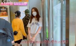 少女時代ユナ、メンバーに頼まれファーストフード店でおつかい、注文を待つ姿に「かわいすぎる」「芸能人オーラすごい」