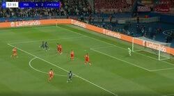 何が起きた…？ 仏代表FWデンベレ、衝撃ゴラッソで“異変”「エグい」「マンガかよ！」GKが動けない…高速カットイン→股抜きショットにファン騒然