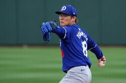 山本由伸、実戦2戦目はほろ苦マウンドに 大谷翔平との初コンビも3回6安打5失点、4奪三振も3四球「ダメなところが多かった」