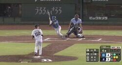 球場騒然！ アイツは一体、誰なんだ？ 背番号「112」デカいユニフォームを着た“謎の投手”が登板、リリーフで好投してしまう瞬間