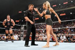 無数の血管と筋肉の隆起がエグい…！ トップレスラーの衝撃的な筋トレシーンが話題 「真のプロフェッショナル」称賛の声も