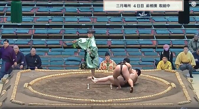 前相撲で館内どよめく「いきなり大技」 発生割合0.01％の決まり手に酷似で「居反り出るのすごい」「こんなところでレアな技」反響相次ぐ 3枚目