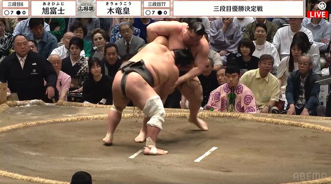 「気品がすごい」「美しすぎる」大相撲千秋楽、“着物姿”の女性著名人が“降臨”「すぐにわかる」ファン騒然 3枚目