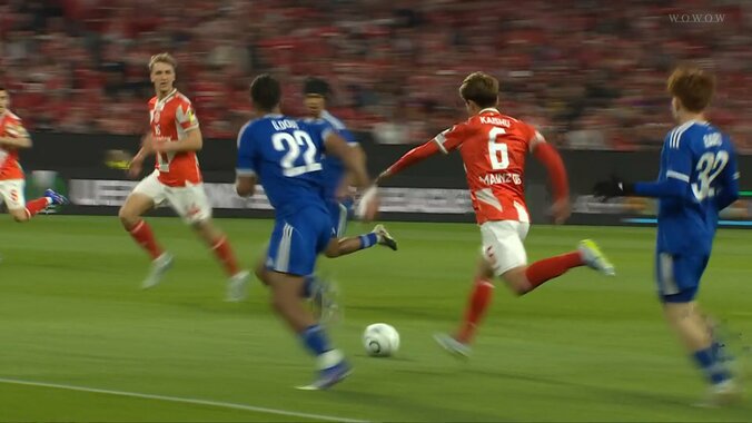 「カイシュー・サノ！」現地実況も虜にした衝撃ミドル…佐野海舟が「ワンダフルゴール！」サポーターは総立ちで熱狂 3枚目