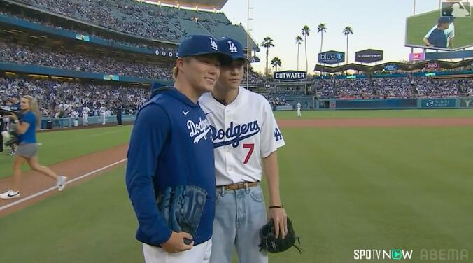 BTS“テテ”と山本由伸選手の2ショット