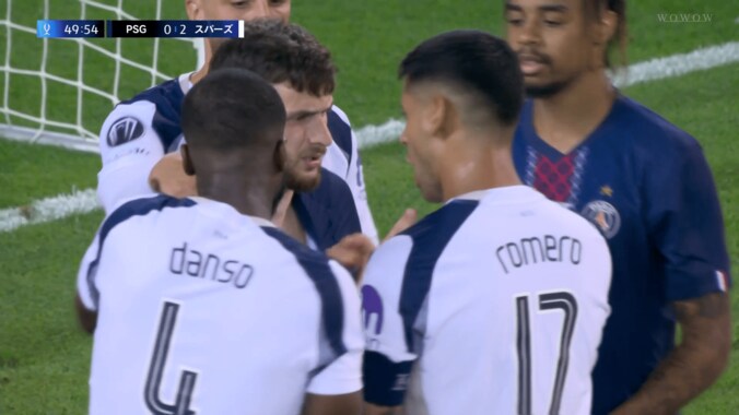 喧嘩番長が仲裁！？ トッテナム新主将の“自覚”にファン驚愕「ちゃんとキャプテンしてた」「仲裁してるw」一触即発シーンを収めた一部始終 2枚目