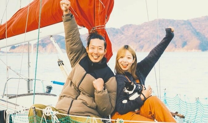 【写真・画像】ヨットで日本一周した夫婦「新艇で買うと2000万円」2DKのヨット内部を公開し驚きの声「家だ！」「十分な広さ！」　1枚目