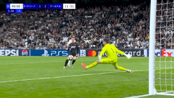 驚愕！“80m爆走スーパーゴール”のアーセナルFWにファン感動「守備して後半ATでこのスプリント…」「泣けてきた」レアル・マドリードの息の根を止めた瞬間 3枚目
