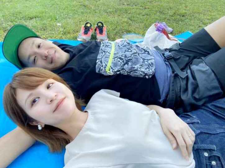  はんにゃ・川島の妻、夫とのラブラブ2ショットを公開「ピクニックしたよ」 