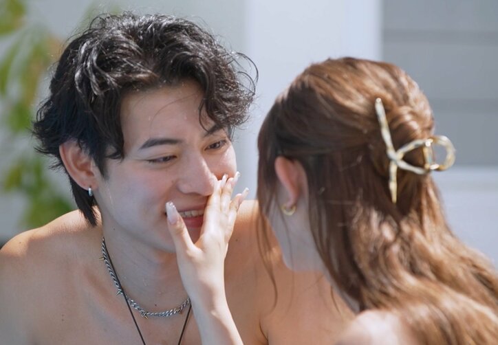 【写真・画像】「待ちきれなかったね」美人ダンサーと再会し強引にハグするイケメン美容師に絶賛の声「嬉しい〜！」　1枚目