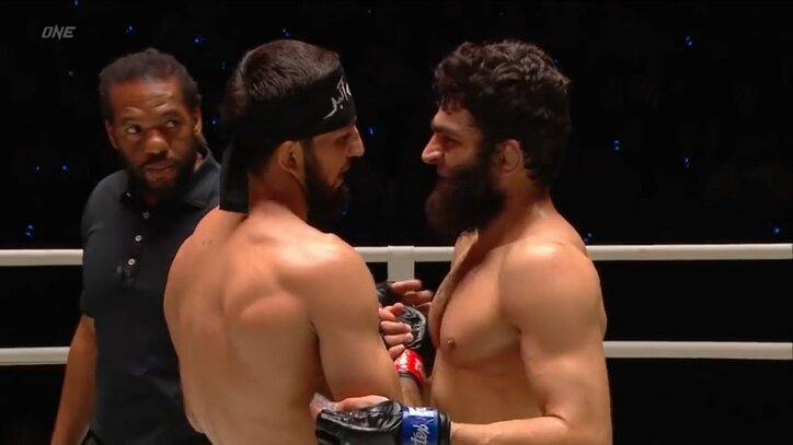 「いや、止めて…」レフェリーの“鬼ジャッジ”に悲痛な声 「レフェリー以外全世界が止める」厳しい指摘も