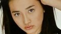 18歳で来日しトップモデルに、私生活では2度の離婚を経験したシンママ 9歳息子を育てる40歳現在の姿に「かわいい」の声