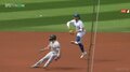 重なる走者も空中で回避 さりげなく見せる超メジャー級の“神守備“が呼んだ球場の熱狂