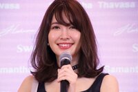 小嶋陽菜、美尻を大胆露出したスイムウェア姿披露「ダイナマイトボディ」「白くてモチモチ」