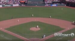 どうした…？ 大谷翔平の打球で“異変”「あーあ」「守備やる気なし」相手野手陣が混乱…まさかの展開に「大谷さん持ってるな」