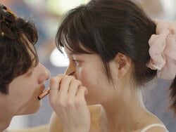 マシュマロボディを誇る27歳清純派女優「わざわざ近くに…」イケメンの行動に「冷めた」